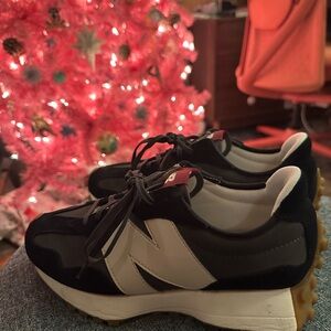 New Balance Women’s 327 Sneakers Black and White Size 9.5